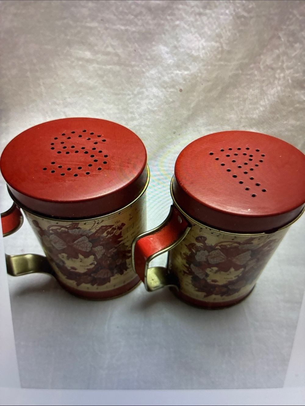 Vintage Classic Red Holiday Metal Salt & Pepper Shakers Music notes Tin Canister - Picture 2 of 6